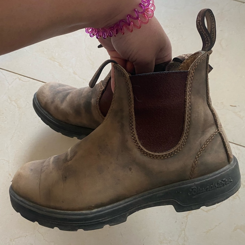 4.5 waterproof Blundstone boots brown